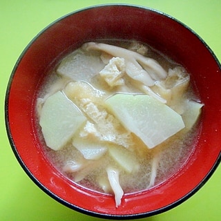 隼人瓜と舞茸油揚げの味噌汁
